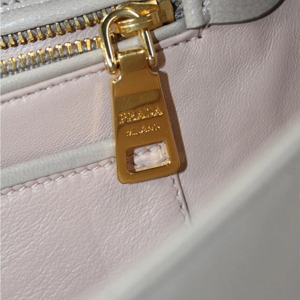 Prada Milano Cream Leather Tortoise Shell Strap Turnlock Flap Shoulder Bag - Picture 14 of 16